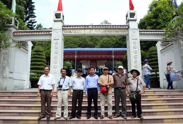 Chi hội Nhà văn Hà Tĩnh thực tế Ngã ba Đồng Lộc