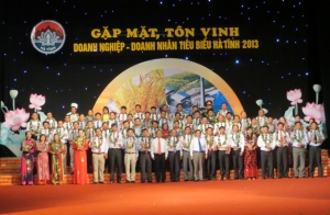 Hà tĩnh tổ chức gặp mặt, tôn vinh doanh nghiệp, doanh nhân tiêu biểu năm 2013