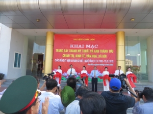 Chi hội VHNT Can Lộc mở phòng trưng bày tranh, ảnh kỷ niệm 85 năm ngày Xô viết Nghệ Tĩnh