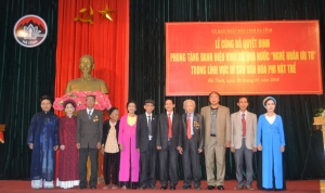 Phong tặng danh hiệu Nghệ nhân ưu tú trong lĩnh vực di sản văn hoá phi vật thể