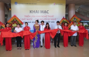 Lễ phong tặng danh hiệu Nghệ sĩ Nhiếp ảnh đặc biệt xuất sắc cho Hồ Sỹ Minh