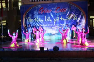Vũ Quang: Đoàn Trường THPT Cù Huy Cận: Giao lưu văn hóa - văn nghệ “Cảo thơm lần giở trước đèn”