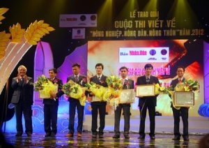 Lễ trao giải cuộc thi viết về nông nghiệp, nông dân, nông thôn năm 2012.