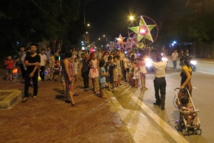 Đón Tết Trung thu của khối phố Hòa Linh