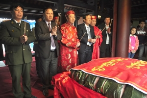 Bánh chưng “khủng” trong lễ kỷ niệm 225 năm Đại danh y Hải Thượng Lãn Ông Lê Hữu Trác