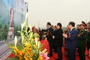 Hà Tĩnh đúc tượng đồng và khánh thành Đền thờ Mai Hắc Đế