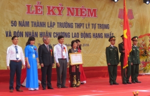 Trường THPT Lý Tự Trọng kỷ niệm 50 năm ngày thành lập và đón nhận Huân chương Lao động hạng Nhất