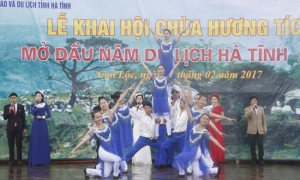 Khai hội chùa Hương Tích ở Hà Tĩnh