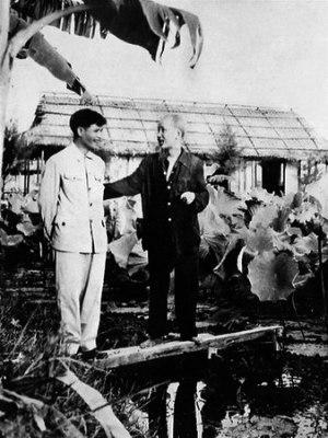 Bác về thăm Hà Tĩnh