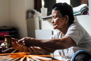 Trang thơ người xa quê