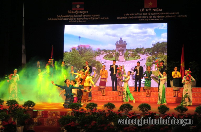 Hà Tĩnh kỷ niệm 55 năm Ngày thiết lập quan hệ ngoại giao Việt Nam - Lào