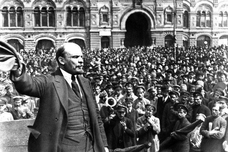 Từ ánh sáng tháng Mười Nga...