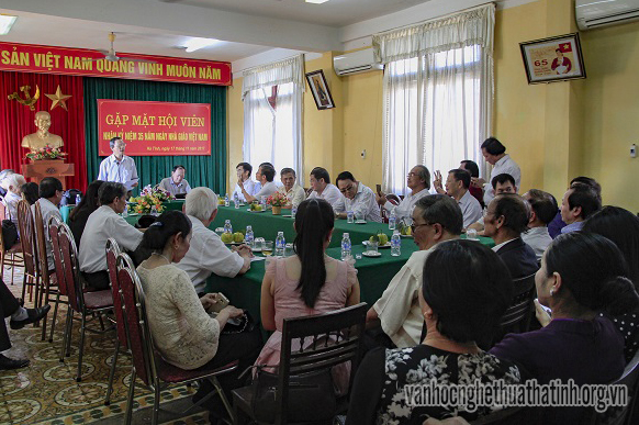 Gặp mặt hội viên nhân kỷ niệm 35 năm Ngày Nhà giáo Việt Nam 20/11