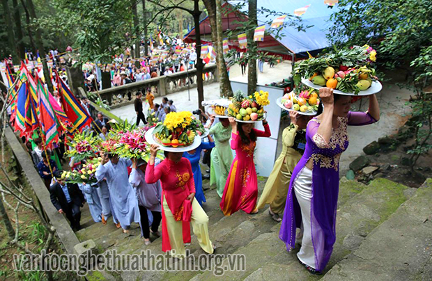 Đầu năm lễ hội du xuân