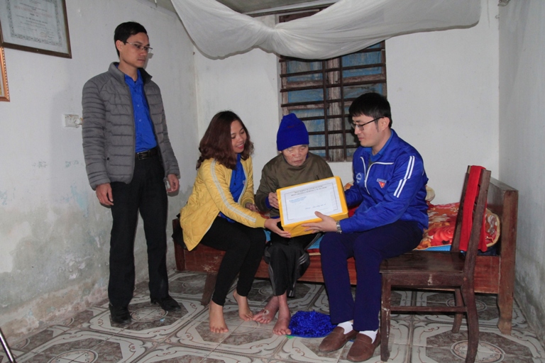 Tết ấm yêu thương