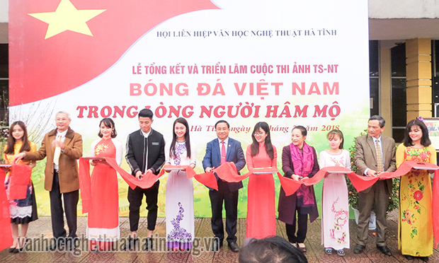 Có một triển lãm ảnh như thế...