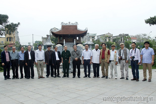 Chi hội VHNT huyện Nghi Xuân thực tế sáng tác tại Ninh Bình, Thái Bình