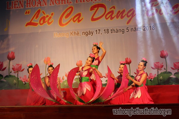 Liên hoan nghệ thuật quần chúng huyện Hương Khê 