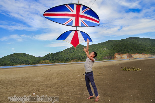 Rực rỡ cuộc thi thả diều sáo mừng Lễ hội đền Chiêu Trưng Đại vương