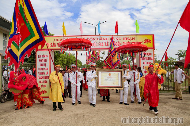 Lễ đón Bằng chứng nhận Di sản văn hóa phi vật thể quốc gia “Lễ hội đền Chiêu Trưng”