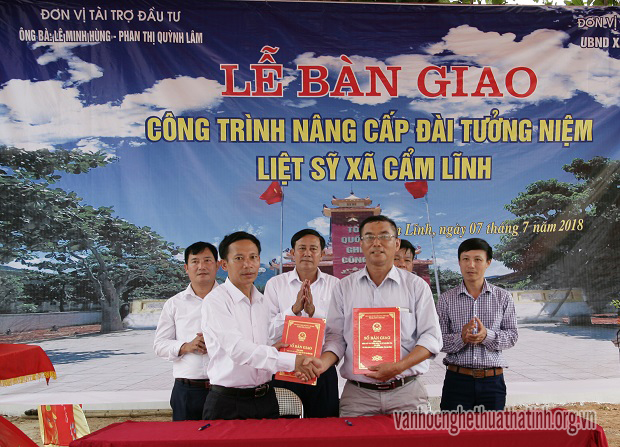 Lễ bàn giao công trình nâng cấp đài tưởng niệm liệt sỹ xã Cẩm Lĩnh