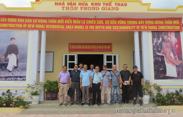 Chi hội Nhà văn Việt Nam tỉnh Hà Tĩnh đi thực tế về Nông thôn mới