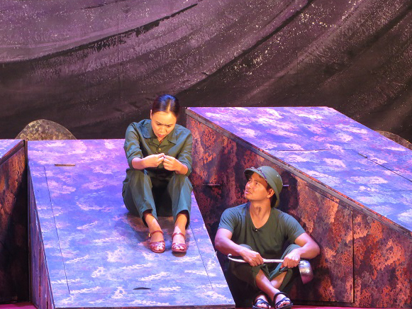 Xúc động vở kịch Bão tố Trường Sơn