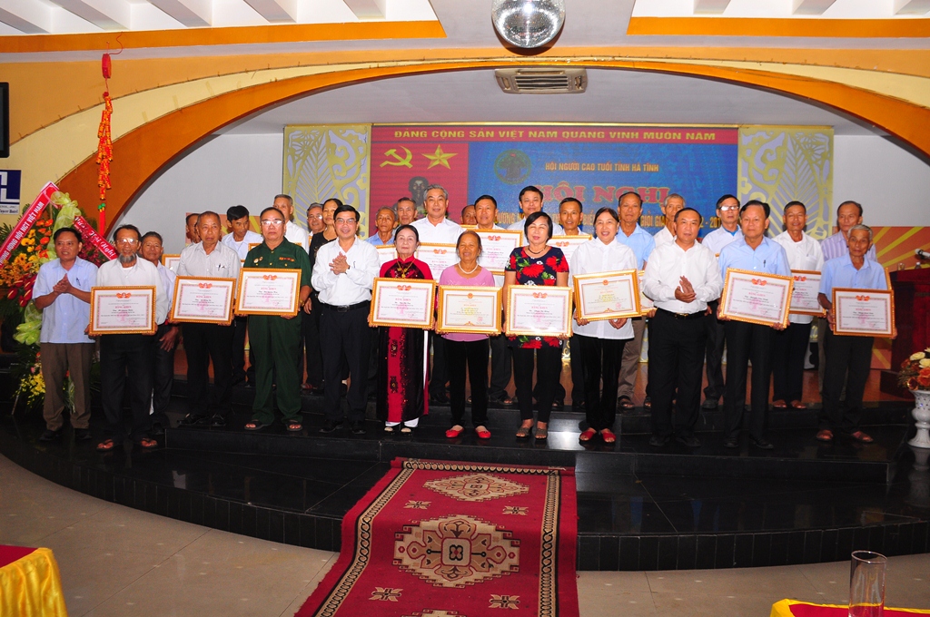 Vinh danh Người Cao tuổi làm kinh tế giỏi giai đoạn 2012 - 2017