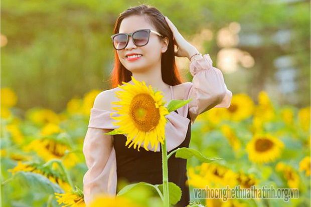 Rực rỡ cánh đồng hoa hướng dương tại Đồng Nôi