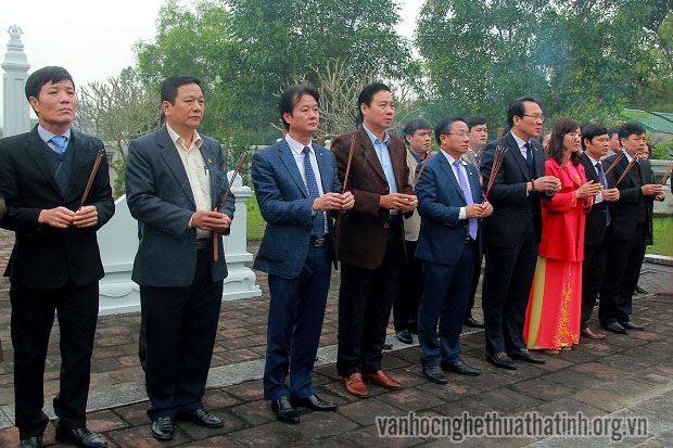 Lãnh đạo tỉnh dâng hương tưởng niệm Uy viễn Tướng công Nguyễn Công Trứ