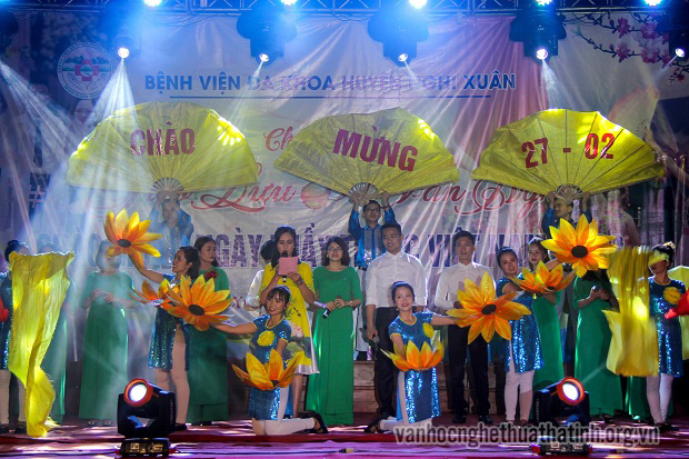 Giao lưu văn nghệ chào mừng kỷ niệm Ngày thầy thuốc Việt Nam