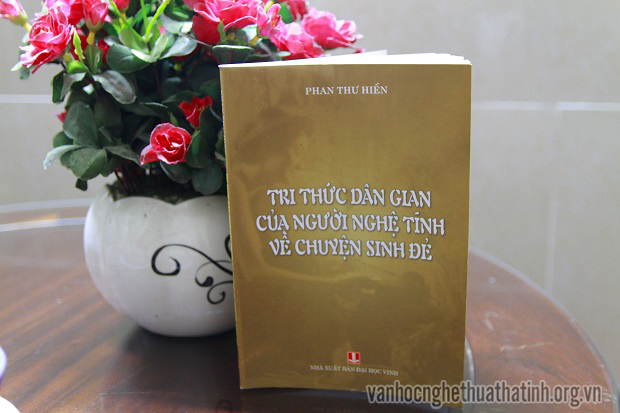 Tập sách Tri thức dân gian của người Nghệ Tĩnh về chuyện sinh đẻ của tác giả Phan Thư Hiền