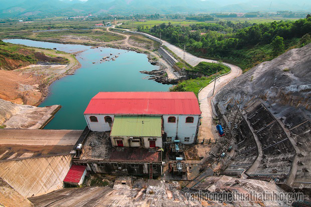 Vẻ đẹp thơ mộng, kỳ bí nhà máy thủy điện Hố Hô