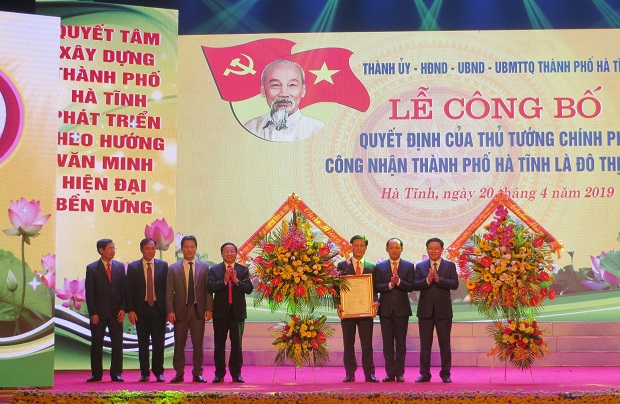 Lễ công nhận  thành phố Hà Tĩnh là đô thị loại II