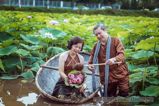 Rộn ràng mùa sen về