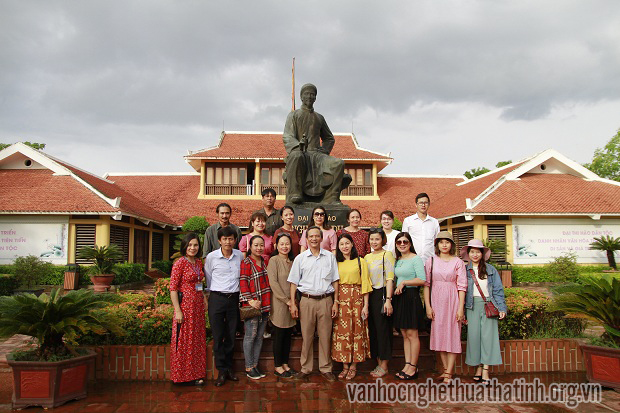 Văn nghệ sĩ các tỉnh Bắc miền Trung  tham quan thực tế tại Hà Tĩnh