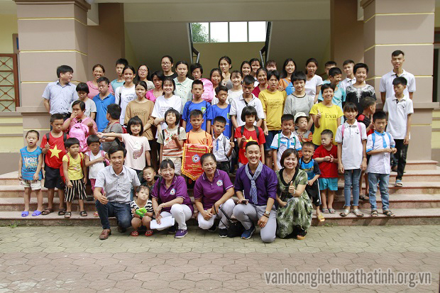 Ấm áp chương trình Tiếp sức đến trường tại làng trẻ em mồ côi SOS Hà Tĩnh
