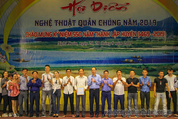 Ấn tượng chương trình hội diễn nghệ thuật quần chúng chào mừng kỷ niệm 550 năm thành lập huyện Nghi Xuân