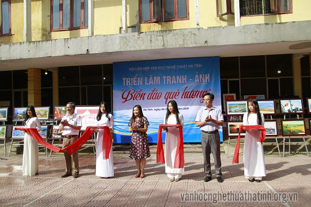 Lễ khai mạc Triển lãm tranh, ảnh về chủ đề Biển đảo quê hương