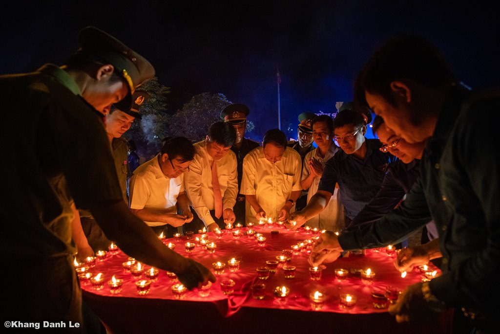 Lễ thắp nến tri ân tại Nghĩa trang Liệt sỹ huyện Hương Khê