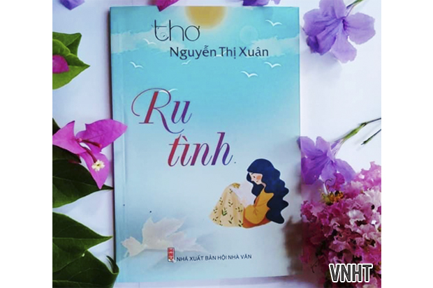 Tập thơ Ru tình của tác giả Nguyễn Thị Xuân