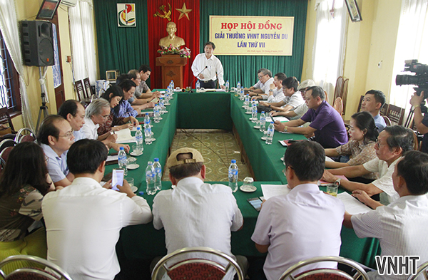Hội đồng giải thưởng VHNT Nguyễn Du lần thứ VII họp triển khai công tác chấm giải
