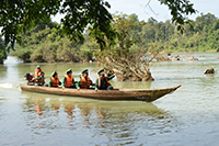 SỰ TÍCH VỀ BÀI HÁT “NGƯỜI LÁI ĐÒ TRÊN SÔNG PÔ CÔ” của Trung Trung Đỉnh