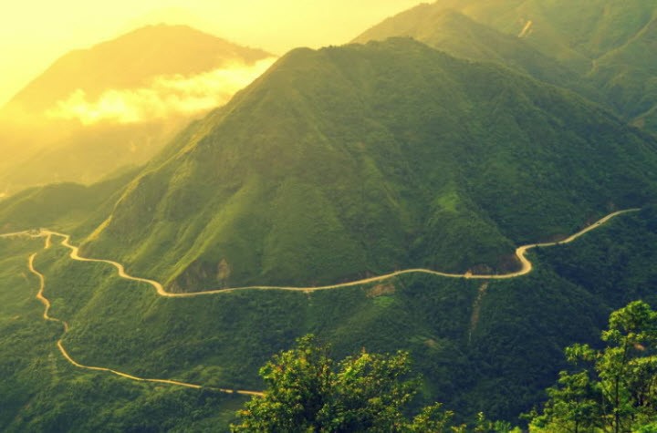 Truyện ký HOÀNH SƠN MỘT DẢI của Nguyễn Trung Tuyến