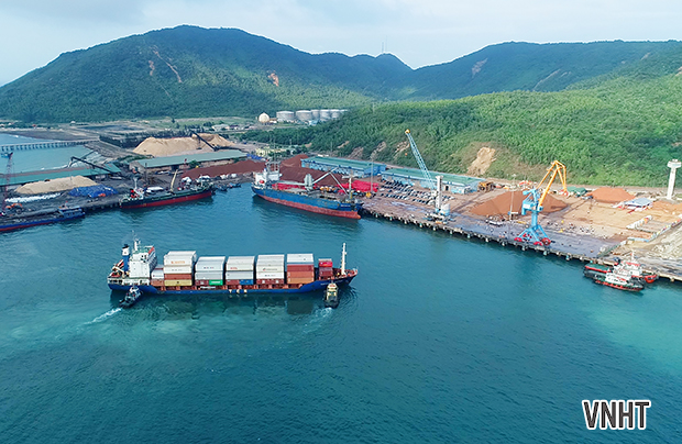 Cảng quốc tế Lào – Việt đón tàu container đầu tiên của Tân Cảng Sài Gòn
