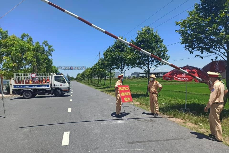 ​​​​​​​ĐỒNG LÒNG VƯỢT QUA BÃO DỊCH bình luận của Nguyễn Thị Hạnh Loan