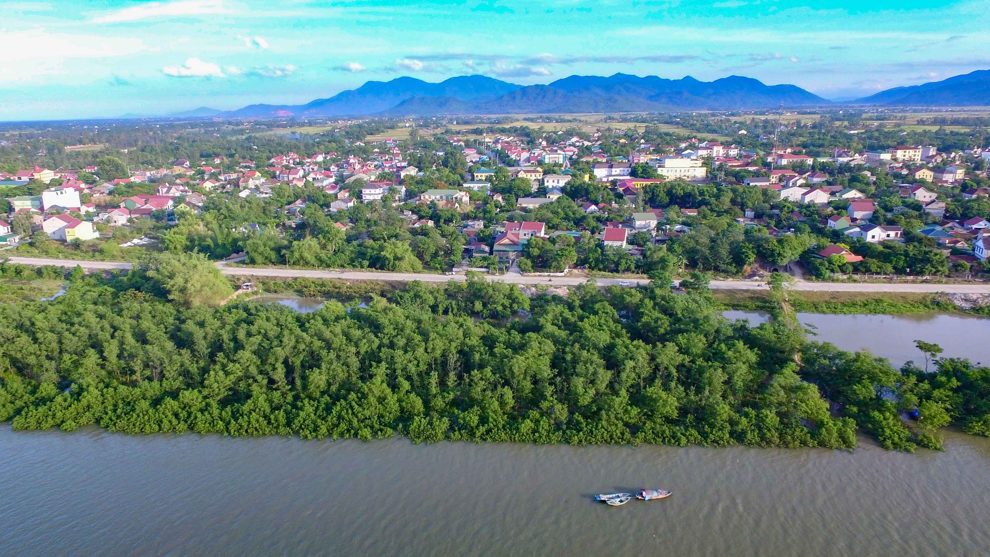 Bút ký dự thi CHUYỆN NGƯỜI “VÁC TÙ VÀ HÀNG TỔNG” của Nguyễn Xuân Diệu 