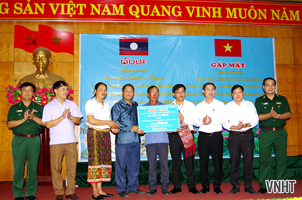 Xã Sơn Kim 2 – bản Na Pê góp phần vun đắp tình đoàn kết Việt - Lào 