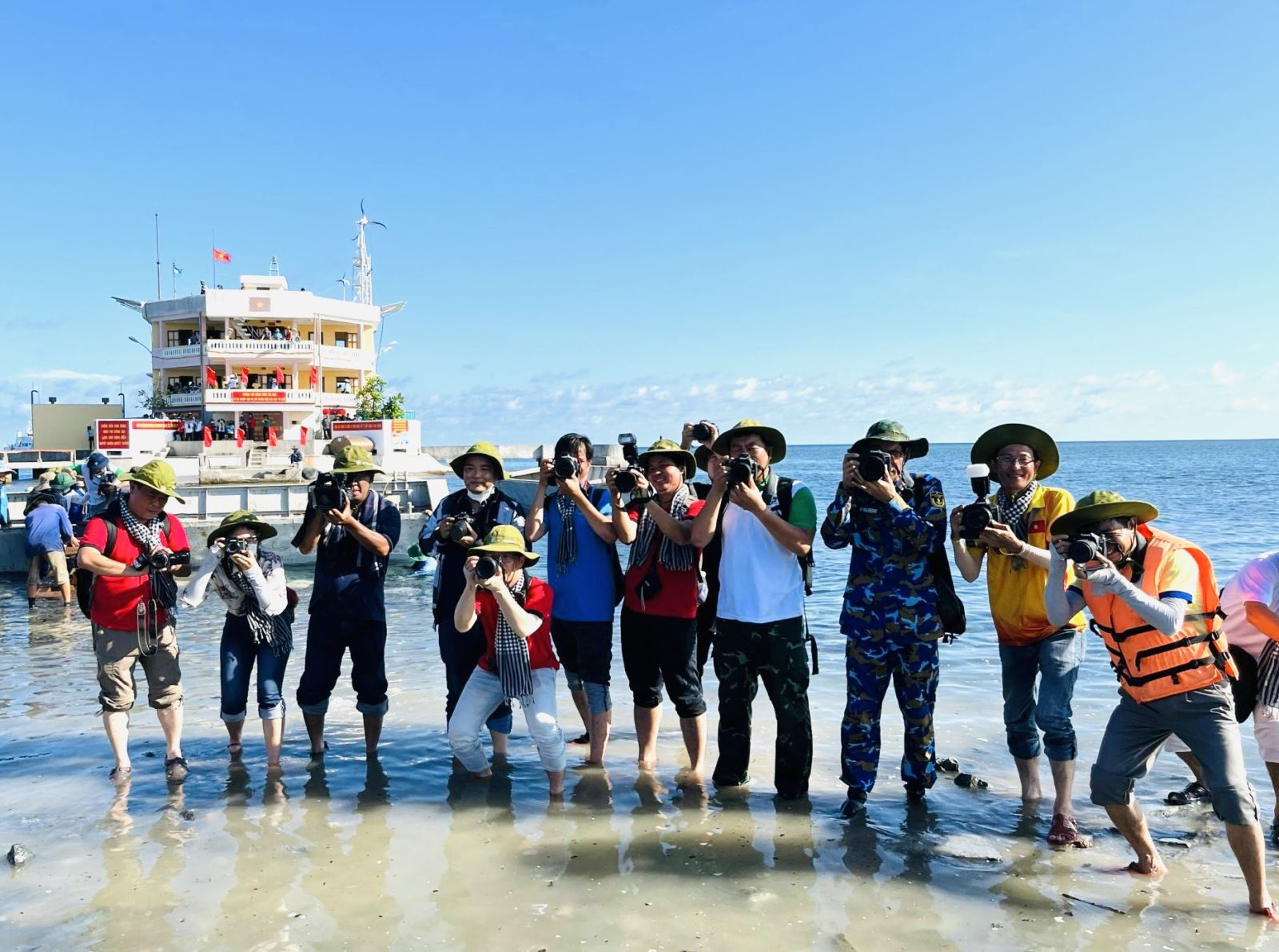 Tùy bút Nhà báo với hành trang nghề báo của Nguyễn Ngọc Phú